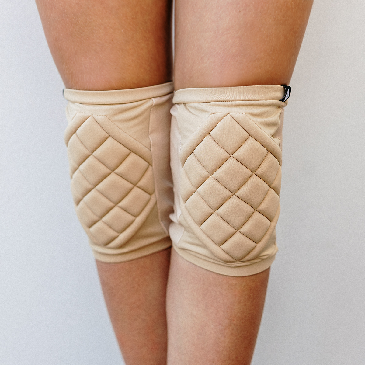 Poledancerka HIGHLINE knee pads© NUDE 01 with pocket ECONYL® - Image 2